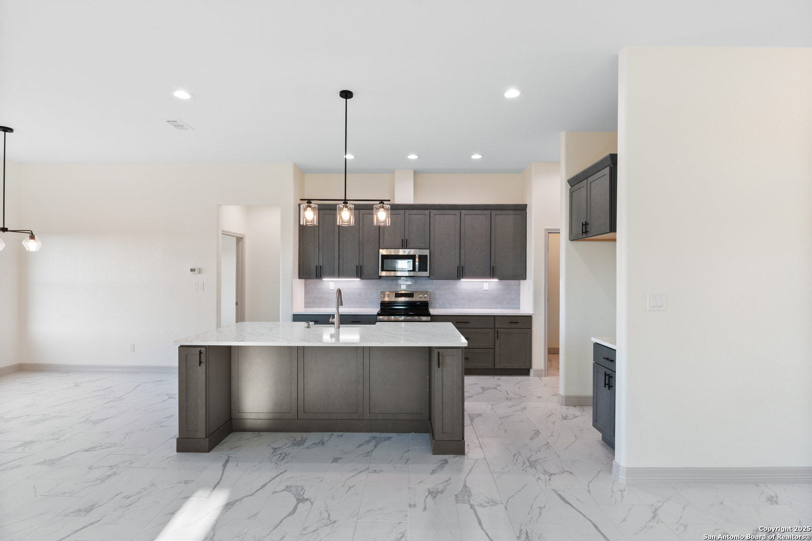 59 Legend Hills Uvalde, TX 78801 - Photo 6 of 42