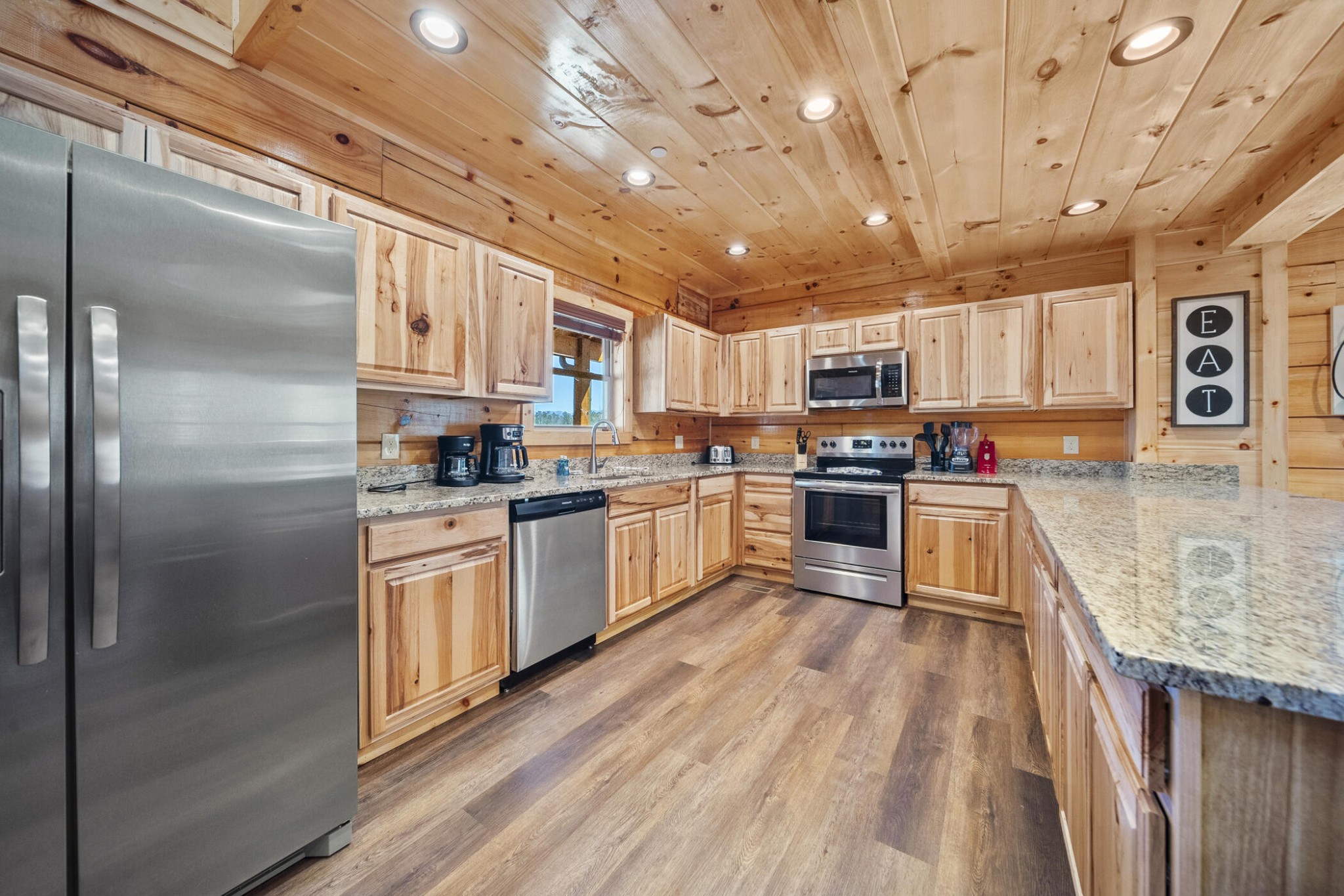 842 String Run Way Pigeon Forge, TN 37862 - Photo 4 of 52 Gallery Image 4