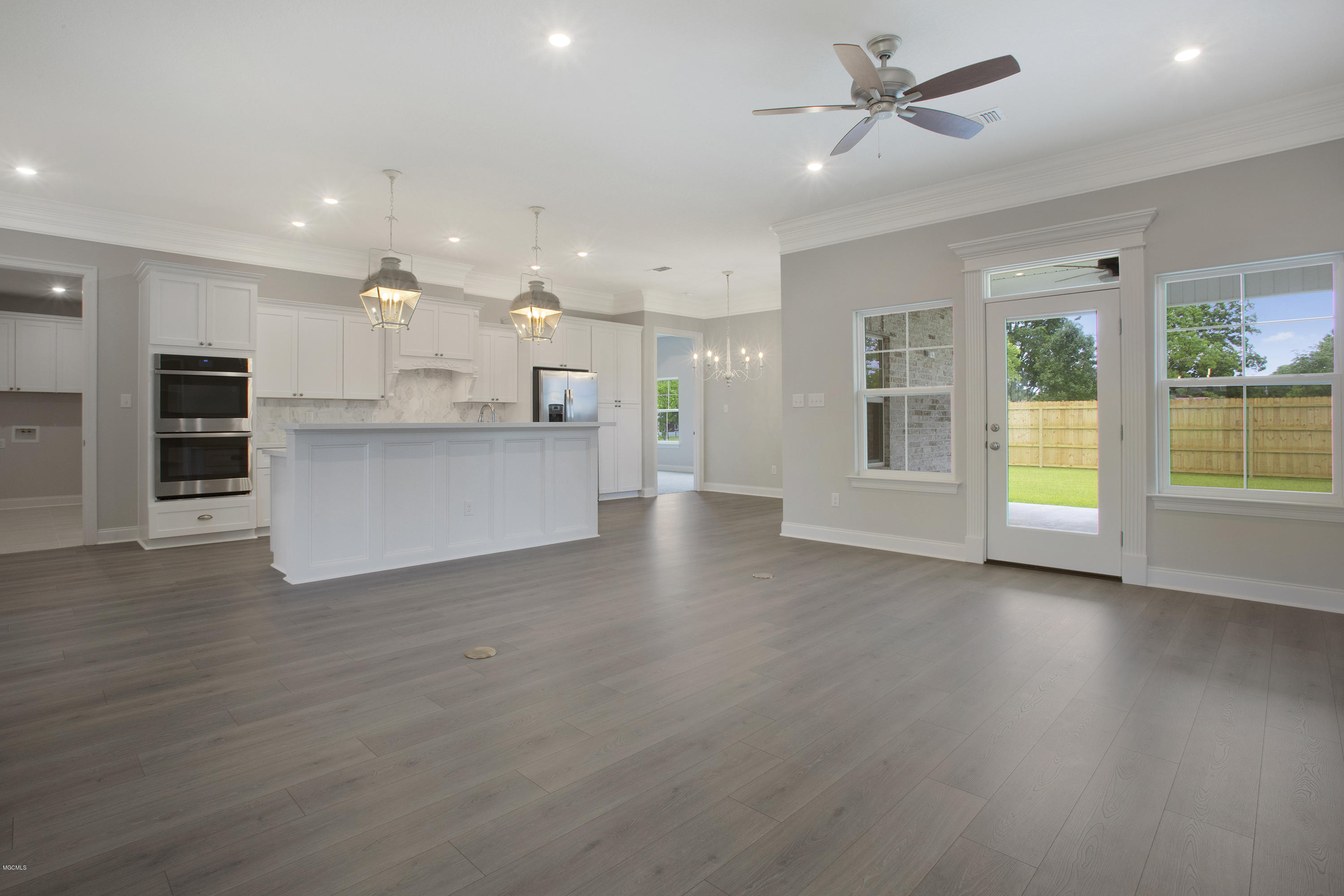 2976 Rue Michelle Biloxi, MS 39532 - Photo 6 of 30 008