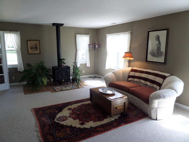 43W318 McDonald Road Elgin, IL 60124 - Photo 2 of 22
