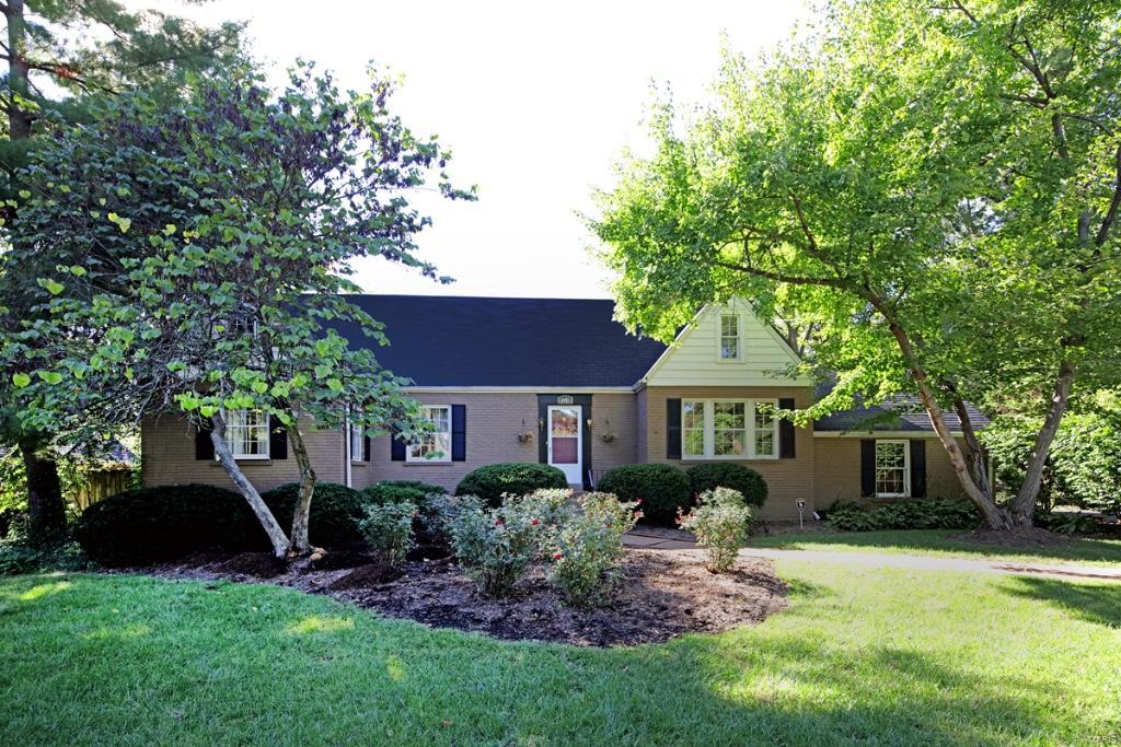 1031 South Spoede Road Frontenac, MO 63131 - Photo 1 of 28 Gallery Image 1