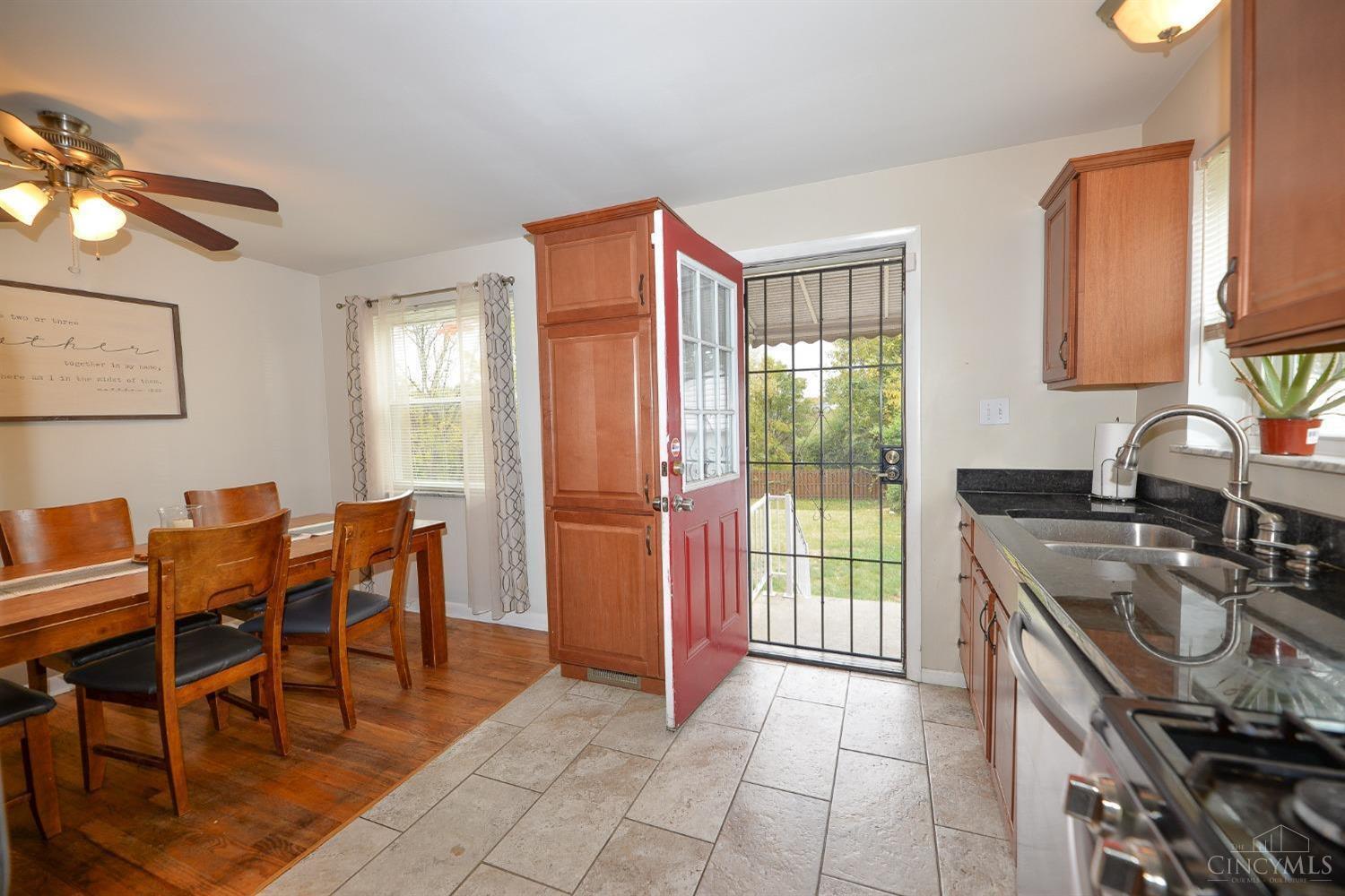 3363 Alexis Road Cincinnati, OH 45239 - Photo 13 of 48