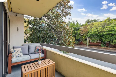 $445,000 | 651 Oakland Avenue, Unit 1F, Oakland, CA 94611