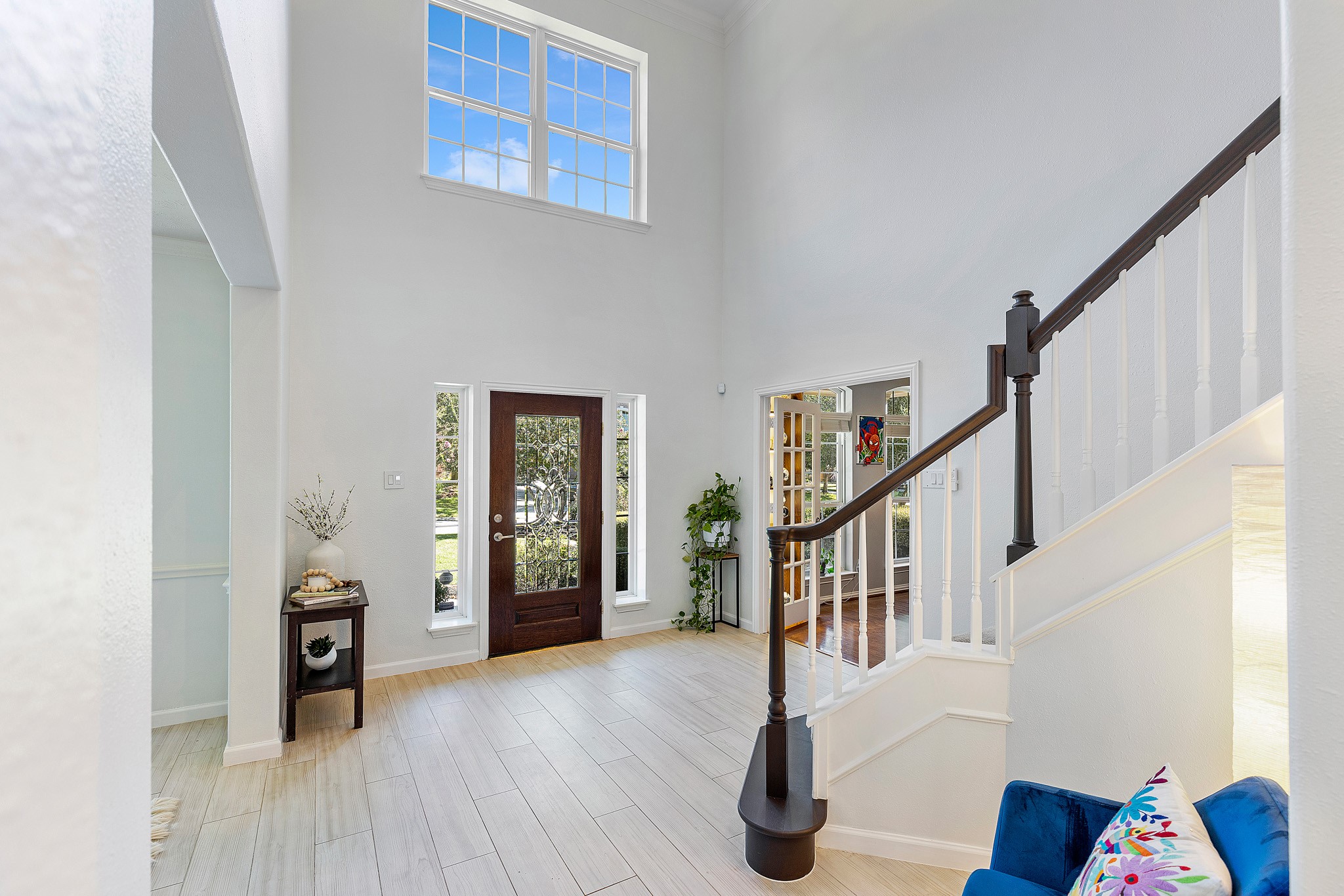 30 South Dulcet Hollow Circle Spring, TX 77382 - Photo 11 of 36 a view of an entryway with wooden floor and windows