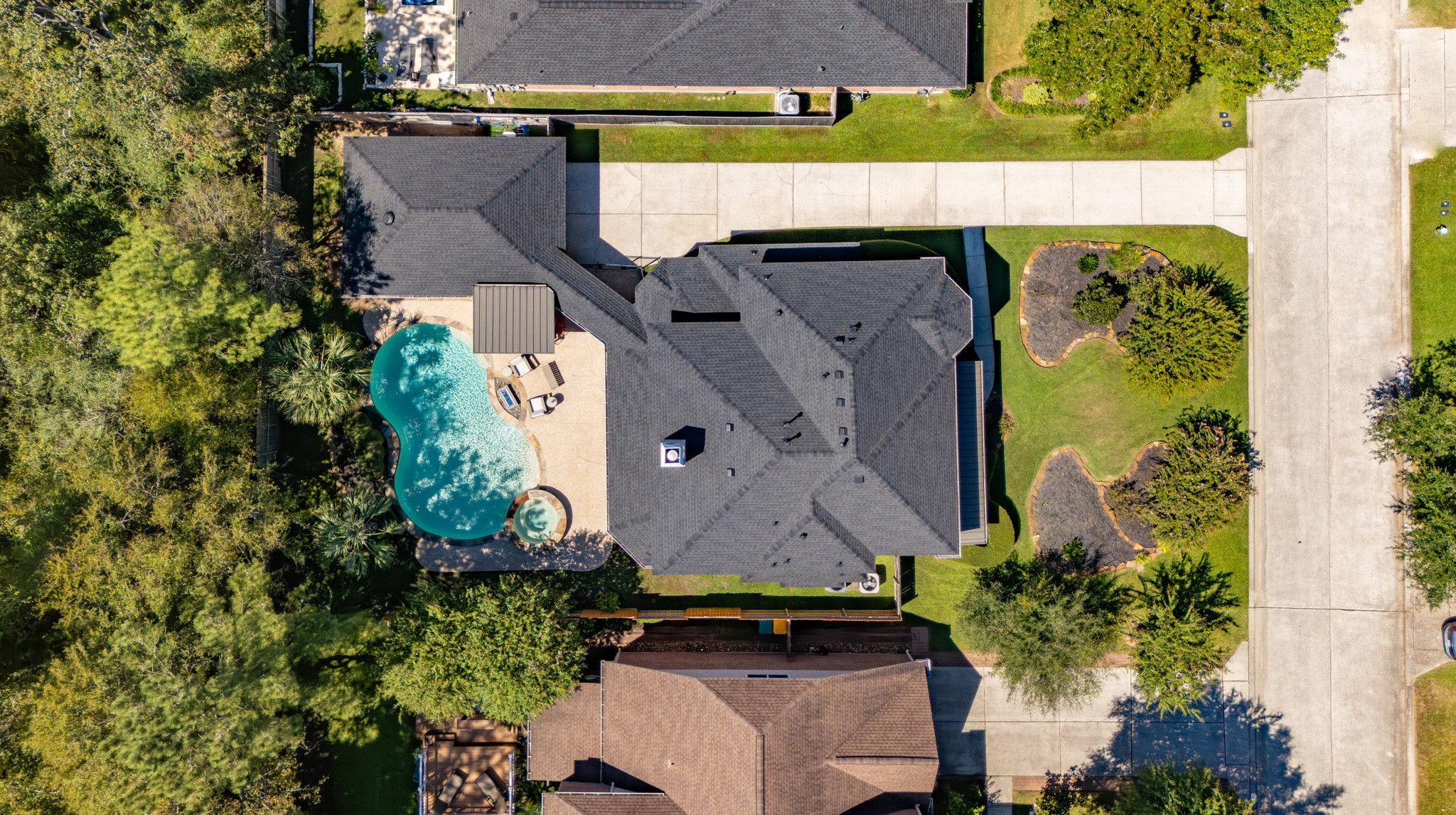 30 South Dulcet Hollow Circle Spring, TX 77382 - Photo 5 of 36 an aerial view of a house with a yard