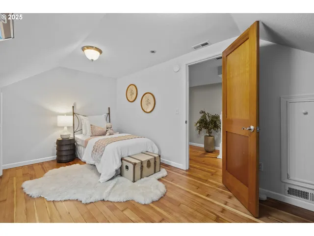 $1,150,000 | 533 Northeast Fargo Street, Portland, OR 97212