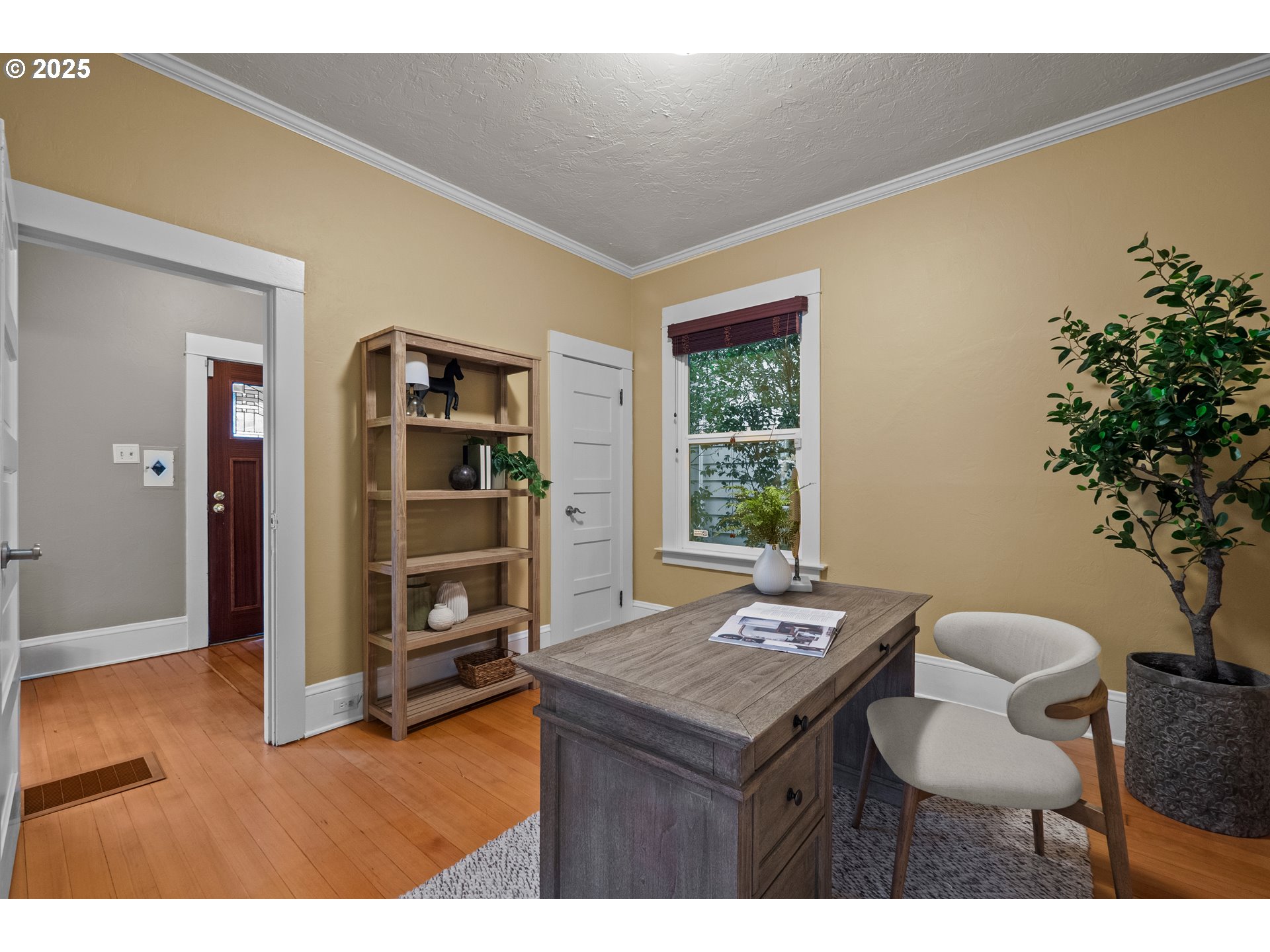 533 Northeast Fargo Street Portland, OR 97212 - Photo 22 of 46 Den/Office