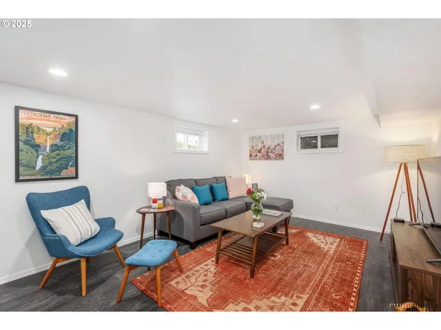 $1,150,000 | 533 Northeast Fargo Street, Portland, OR 97212