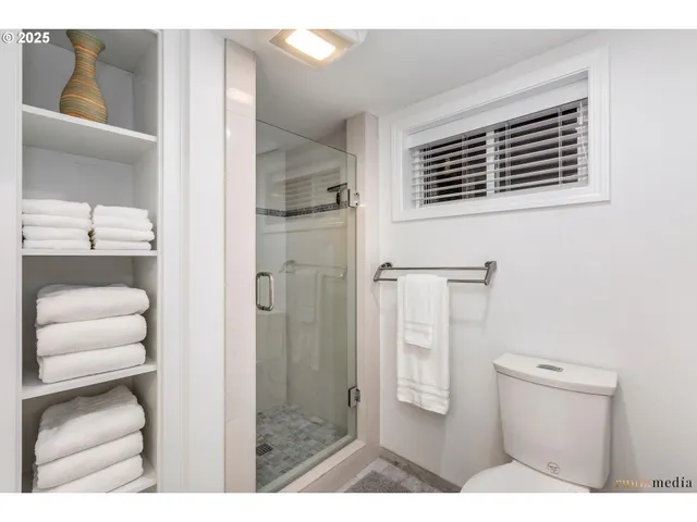 $1,150,000 | 533 Northeast Fargo Street, Portland, OR 97212