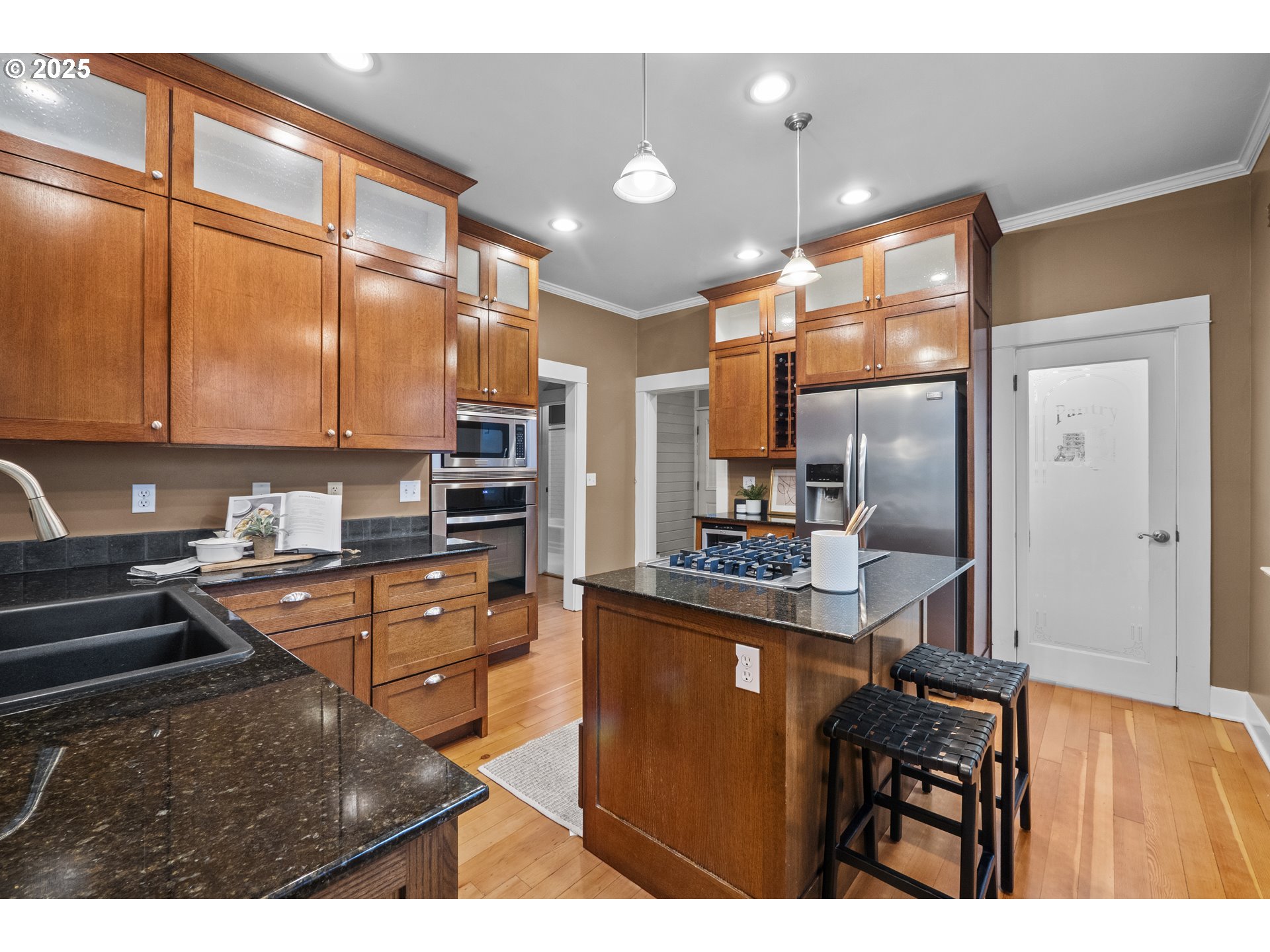 533 Northeast Fargo Street Portland, OR 97212 - Photo 7 of 46 Kitchen