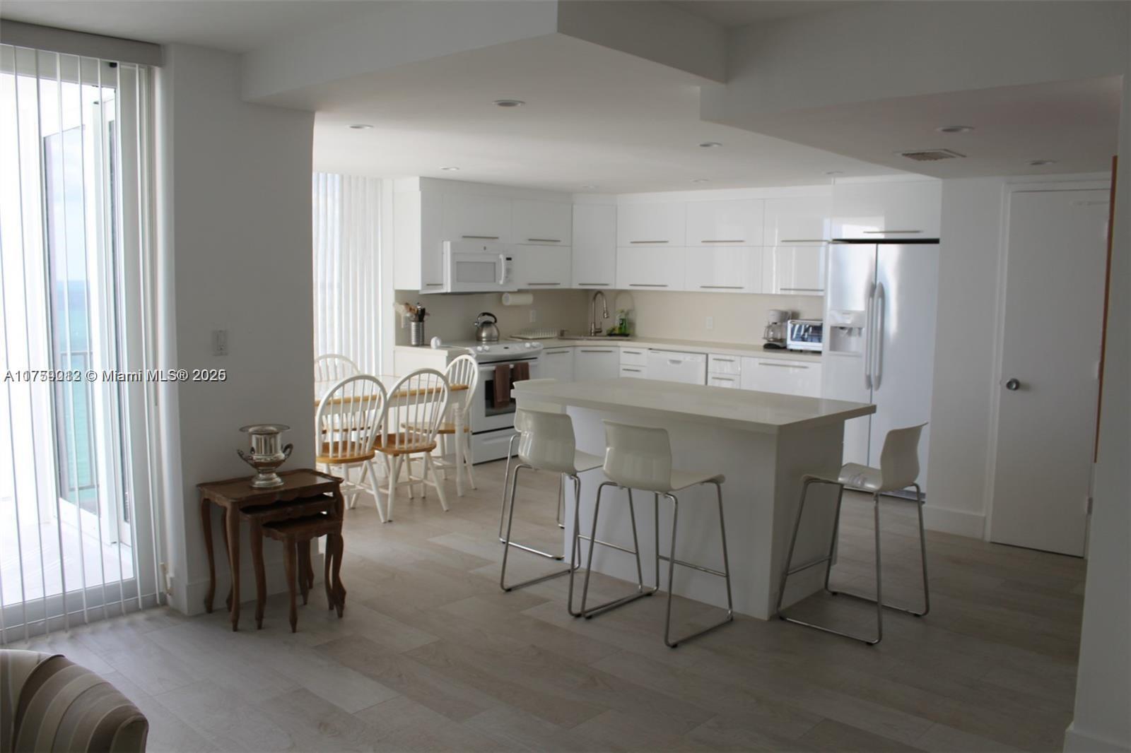 881 Ocean Drive, Unit 22F Key Biscayne, FL 33149 - Photo 17 of 19