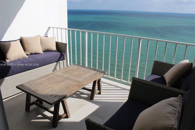 $8,500 | 881 Ocean Drive, Unit 22F, Key Biscayne, FL 33149