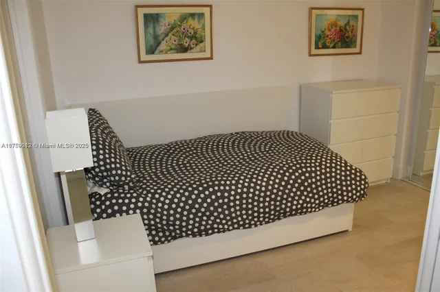 $8,500 | 881 Ocean Drive, Unit 22F, Key Biscayne, FL 33149