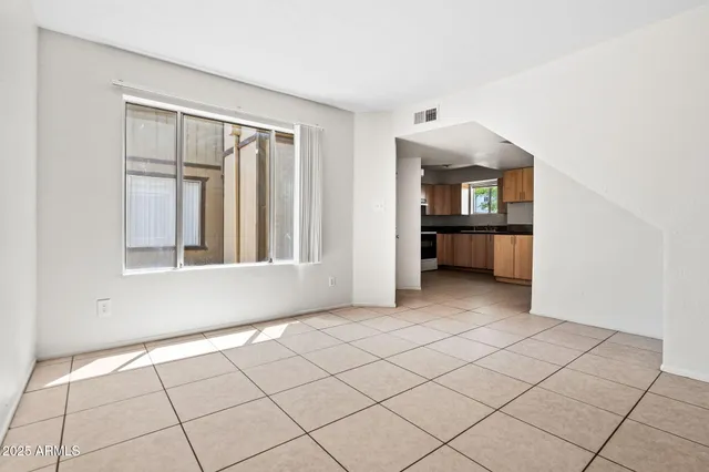 a view of livingroom with furniture