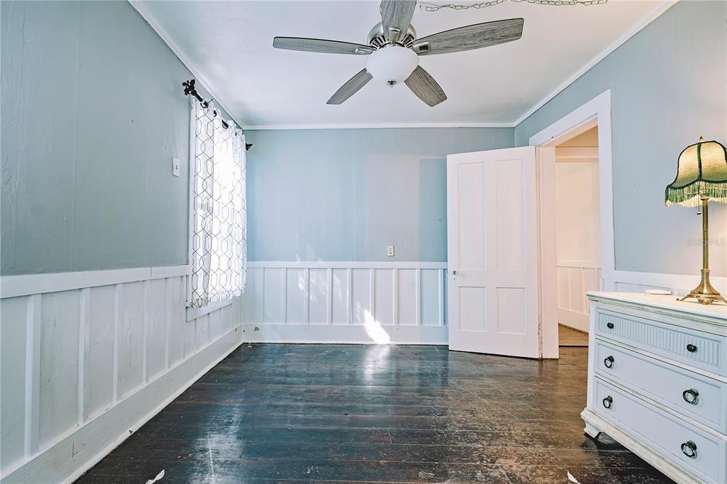 510 East Key Avenue Eustis, FL 32726 - Photo 28 of 40 a view of an entryway with wooden floor