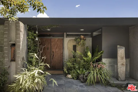 $1,599,000 | 6190 Temple Hill Drive, Los Angeles, CA 90068