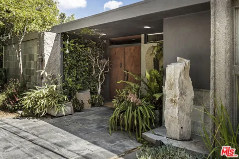 $1,599,000 | 6190 Temple Hill Drive, Los Angeles, CA 90068
