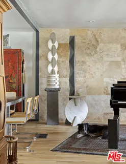 $1,599,000 | 6190 Temple Hill Drive, Los Angeles, CA 90068