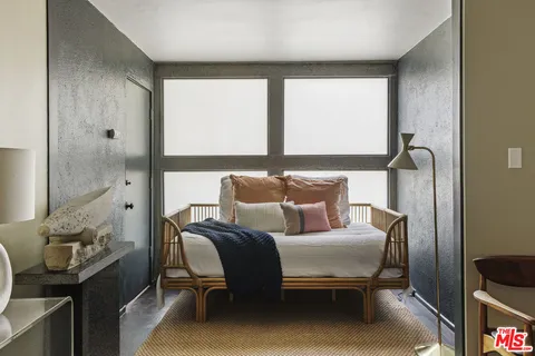 $1,599,000 | 6190 Temple Hill Drive, Los Angeles, CA 90068