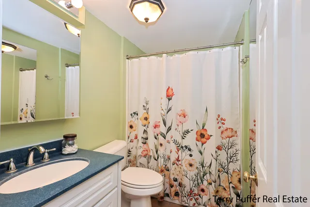 $205,900 | 176 Cherry Street, Sparta, MI 49345