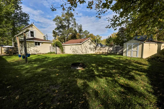 $205,900 | 176 Cherry Street, Sparta, MI 49345