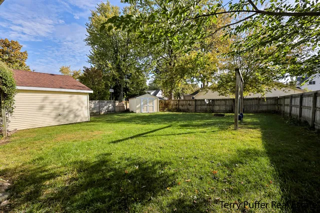 $205,900 | 176 Cherry Street, Sparta, MI 49345