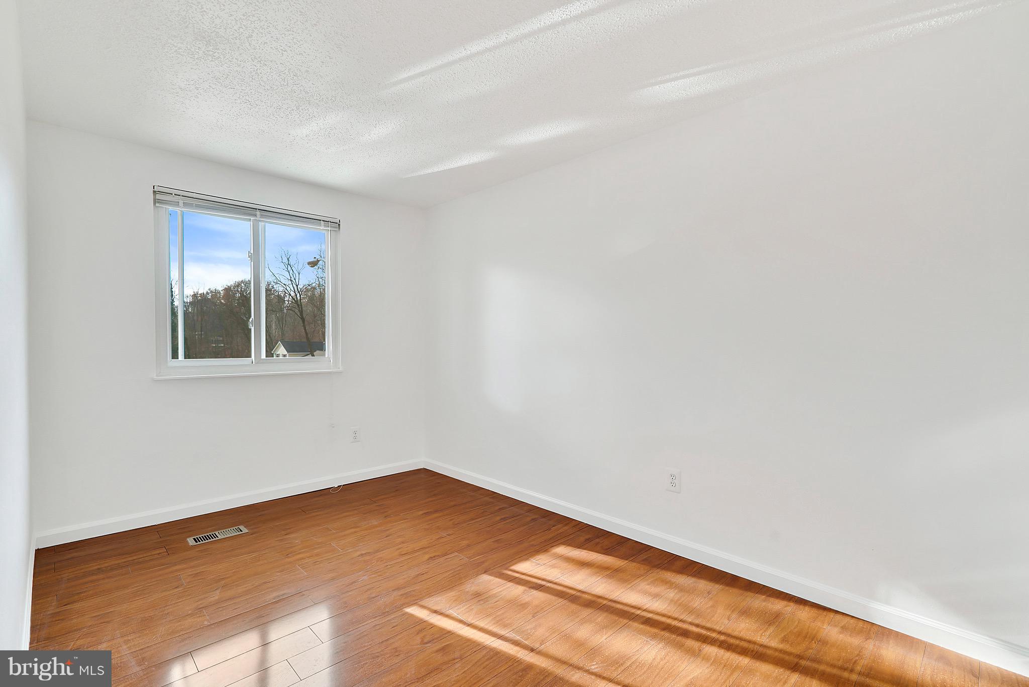 3200 Napper Road Alexandria, VA 22306 - Photo 16 of 37 Main Level Bedroom 3