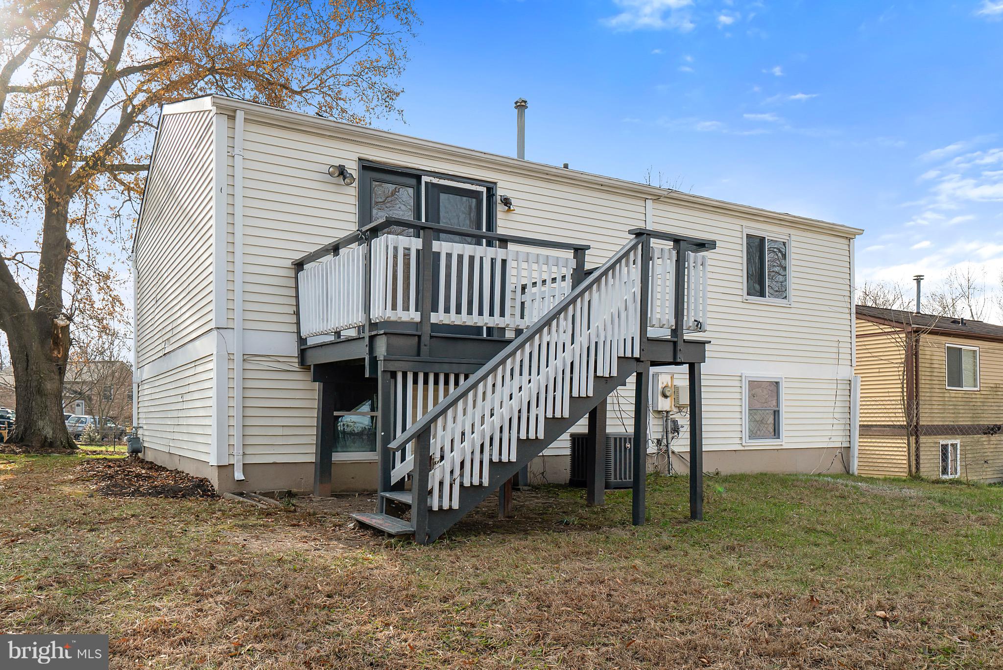 3200 Napper Road Alexandria, VA 22306 - Photo 33 of 37 Rear Deck off Dining room