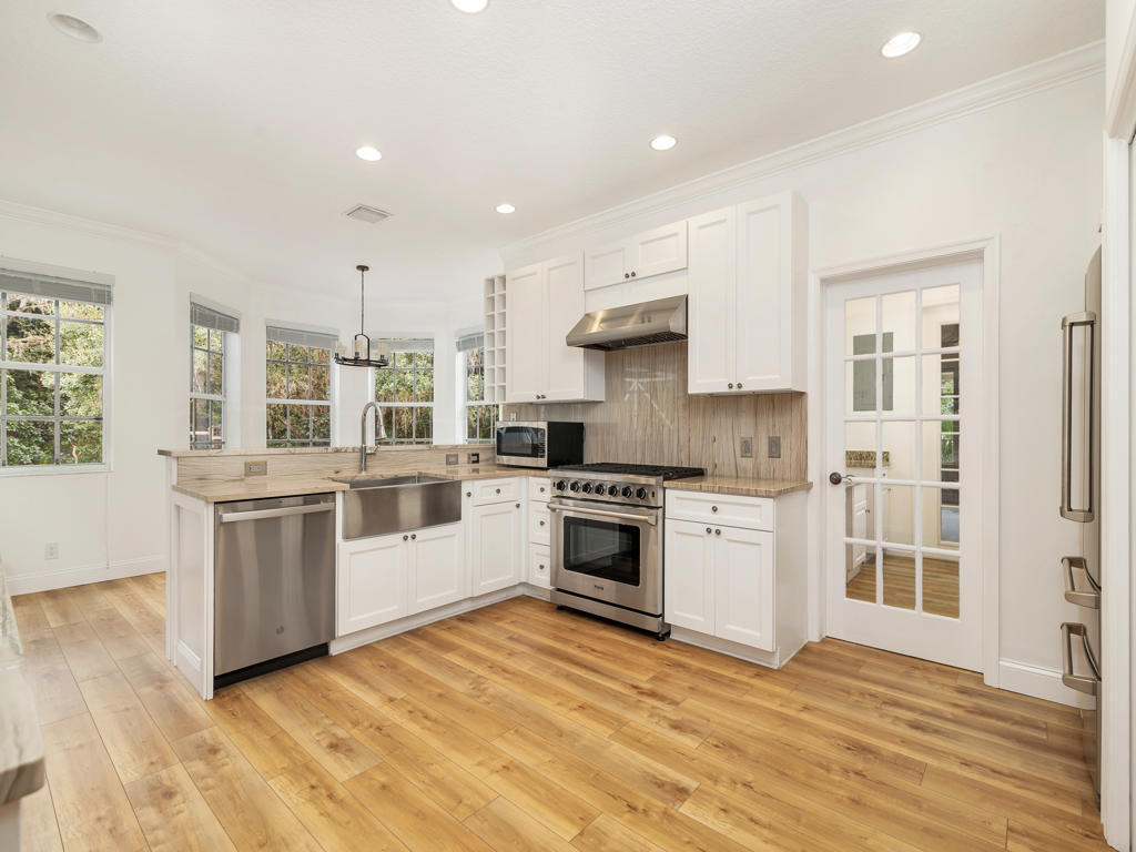 1001 Southeast Ranch Road Northeast Jupiter, FL 33478 - Photo 9 of 32 Kitchen