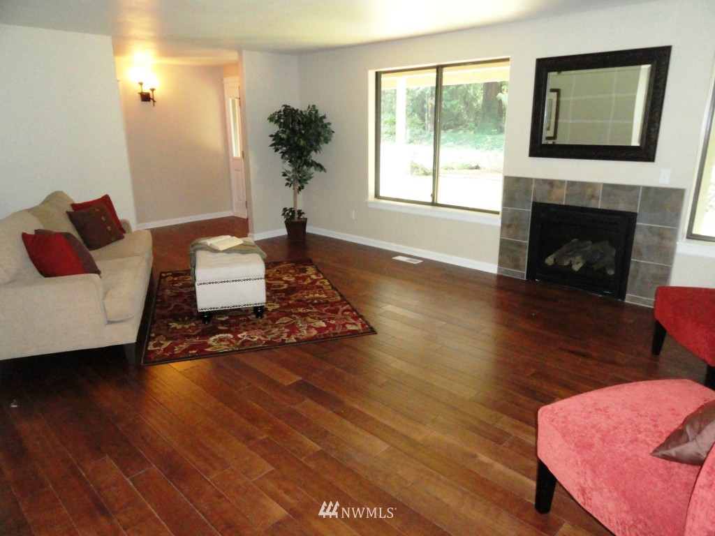8240 Hansen Road Northeast Bainbridge Island, WA 98110 - Photo 3 of 15 Gallery Image 3