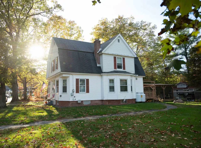 $320,000 | 35 Woodland Street, Claremont, NH 03743