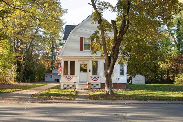 $320,000 | 35 Woodland Street, Claremont, NH 03743