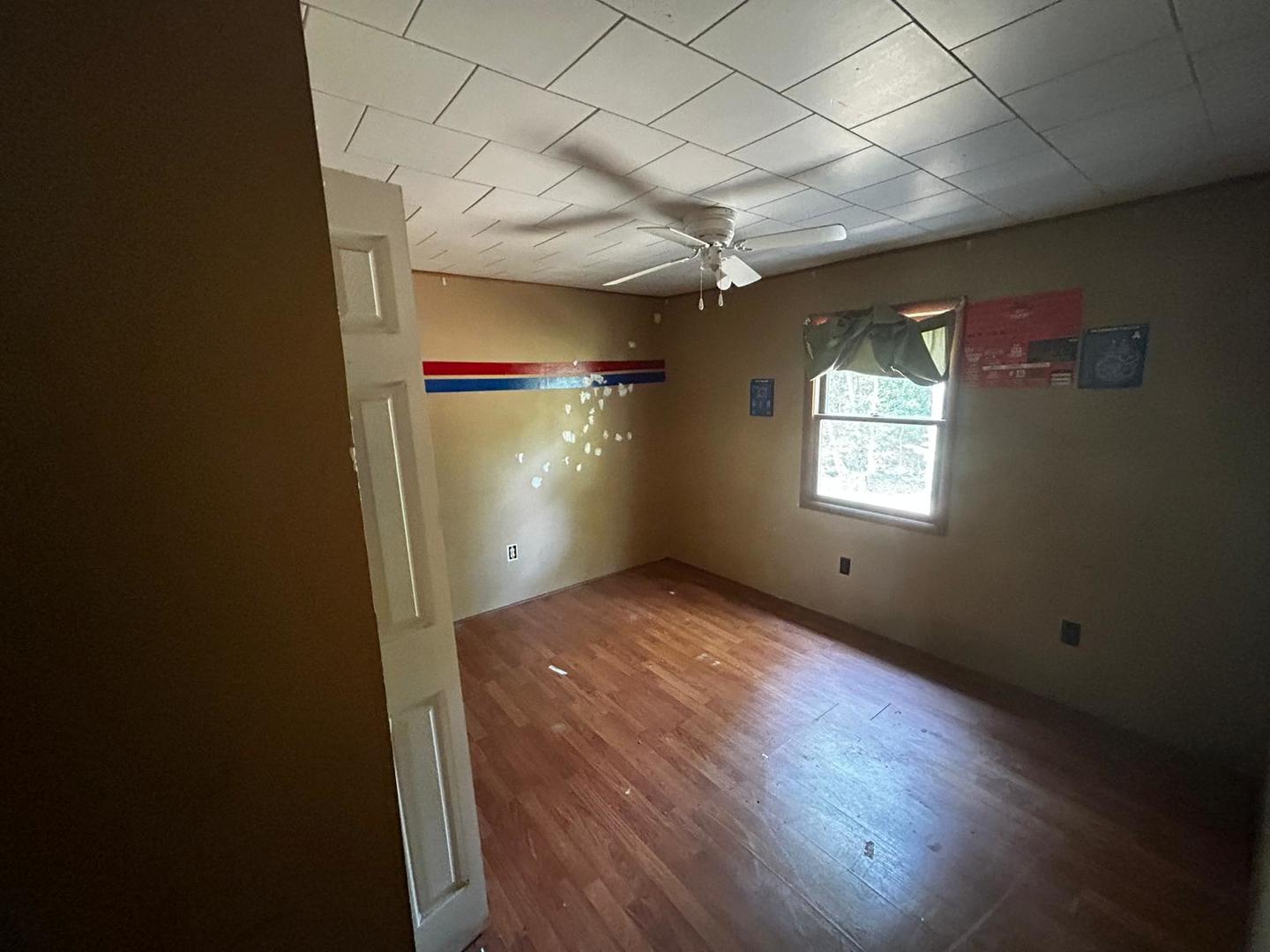 3073 Hotze Road Salem, IL 62881 - Photo 11 of 20 an empty room with windows