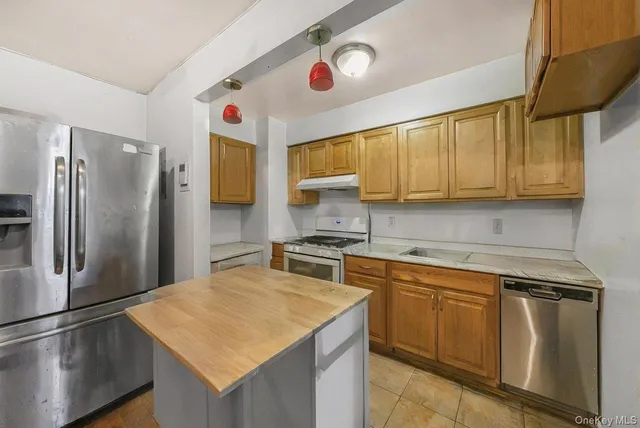 $225,000 | 86-16 60th Avenue, Unit 2B | Rego Park