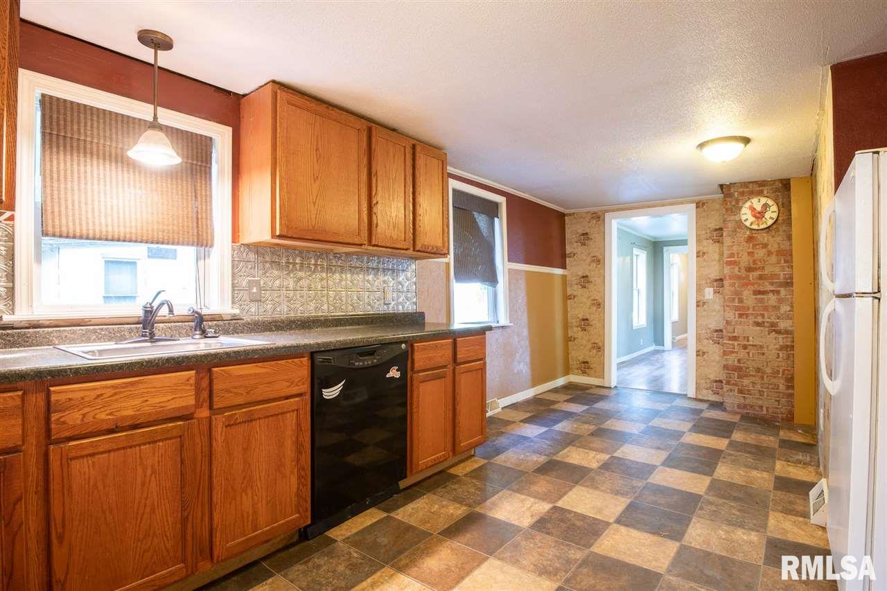 706 Chestnut Street Delavan, IL 61734 - Photo 6 of 32 Gallery Image 6