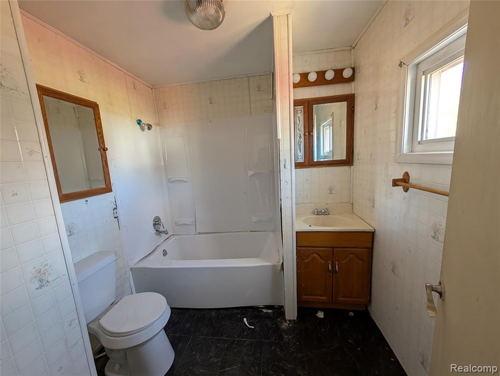 10611 West St Charles Road Sumner, MI 48889 - Photo 8 of 10
