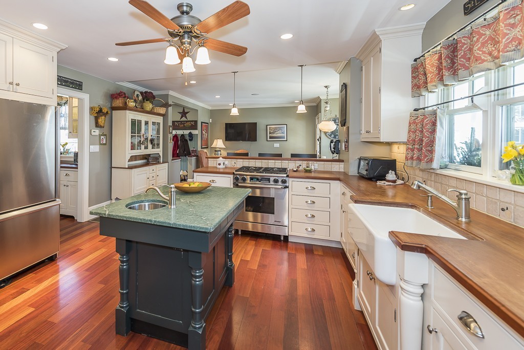 2 Clark Road Swampscott, MA 01907 - Photo 9 of 30 Gallery Image 9