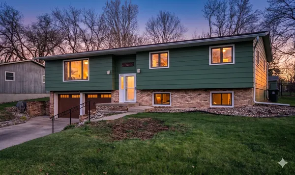 $317,500 | 400 Lockwood Drive, Northfield, MN 55057