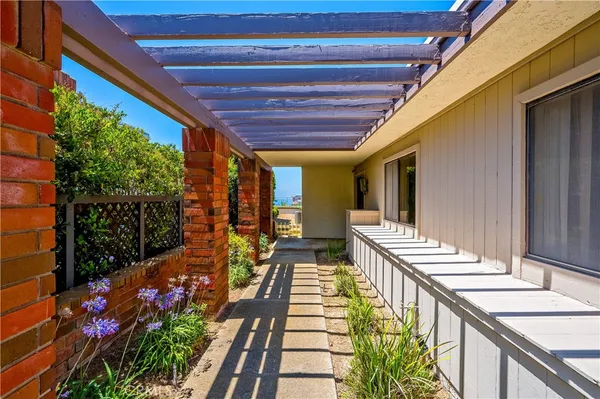 $3,799,000 | 21 Beachcomber Drive, Corona del Mar, CA 92625