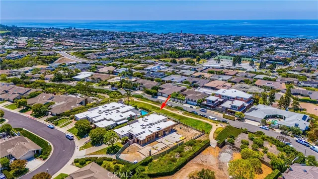 $3,799,000 | 21 Beachcomber Drive, Corona del Mar, CA 92625
