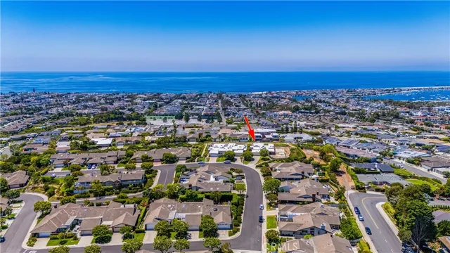 $3,799,000 | 21 Beachcomber Drive, Corona del Mar, CA 92625