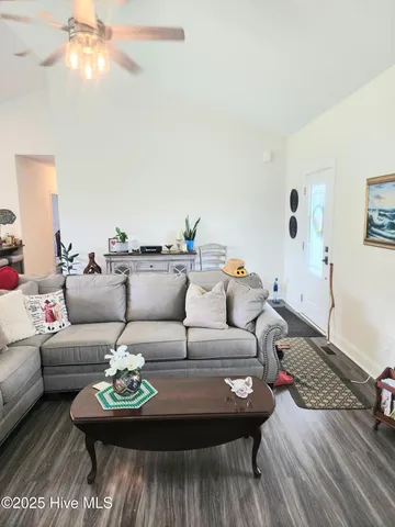 $365,000 | 3763 Piney Woods Road, Burgaw, NC 28425