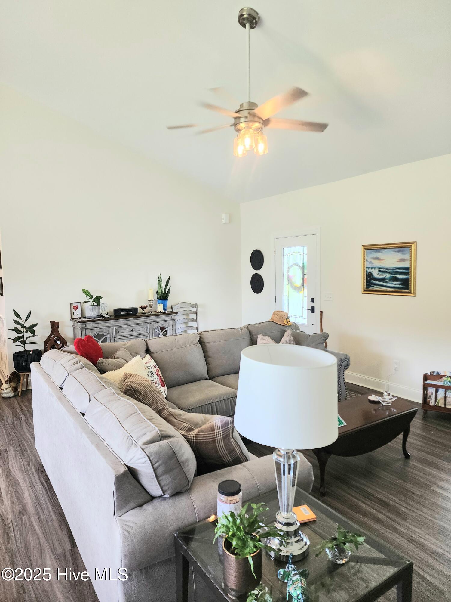 3763 Piney Woods Road Burgaw, NC 28425 - Photo 6 of 38 Livingroom