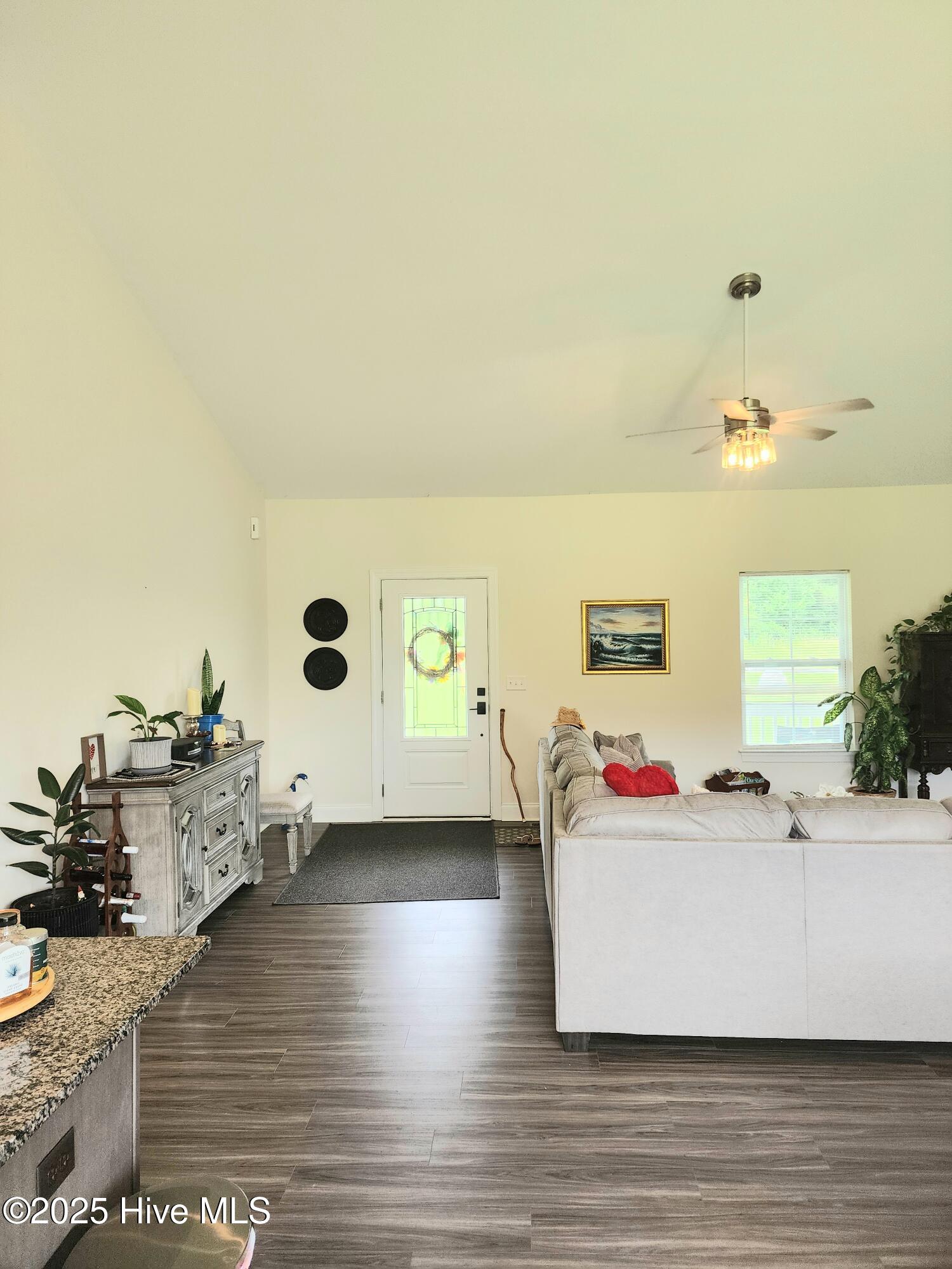 3763 Piney Woods Road Burgaw, NC 28425 - Photo 7 of 38 Livingroom