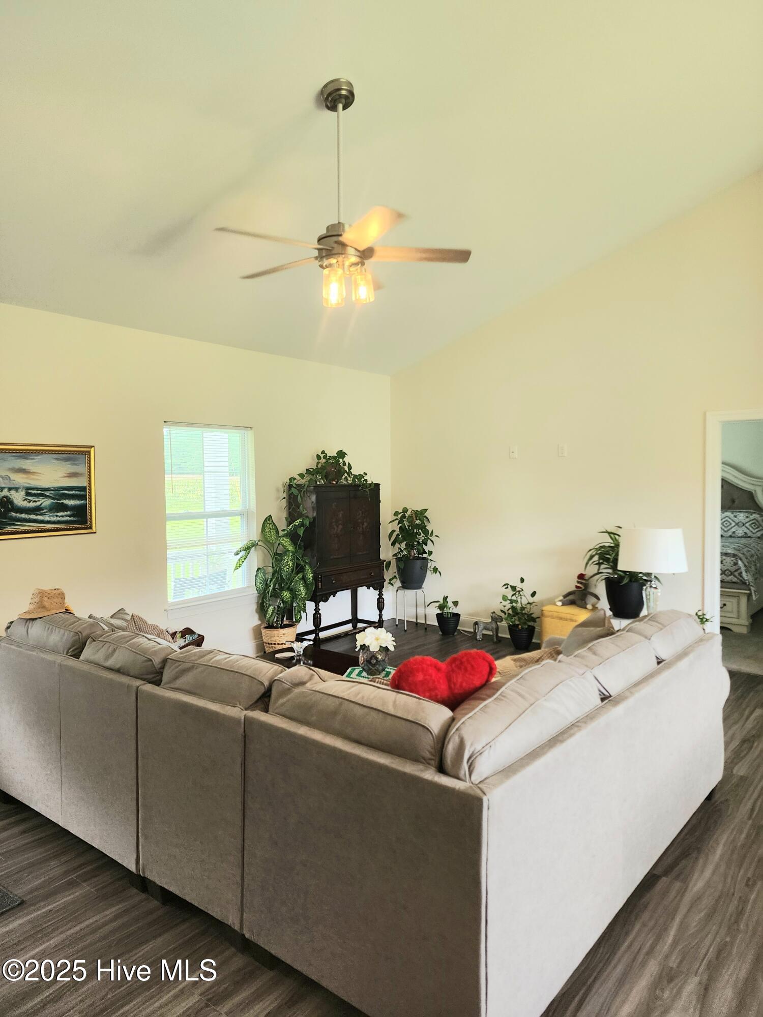 3763 Piney Woods Road Burgaw, NC 28425 - Photo 9 of 38 Livingroom