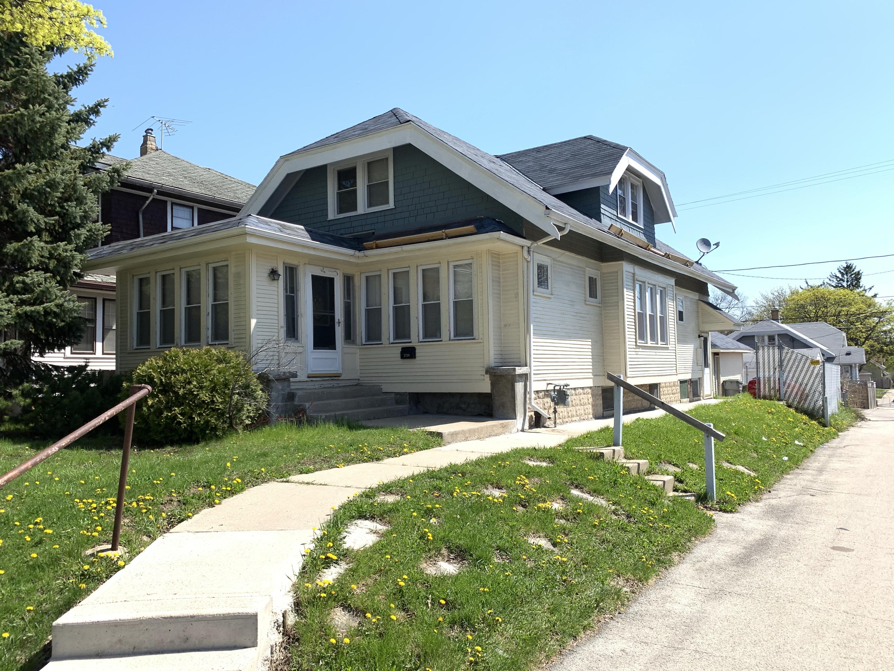 2720 North 54th Street Milwaukee, WI 53210 - Photo 1 of 1 IMG_7398