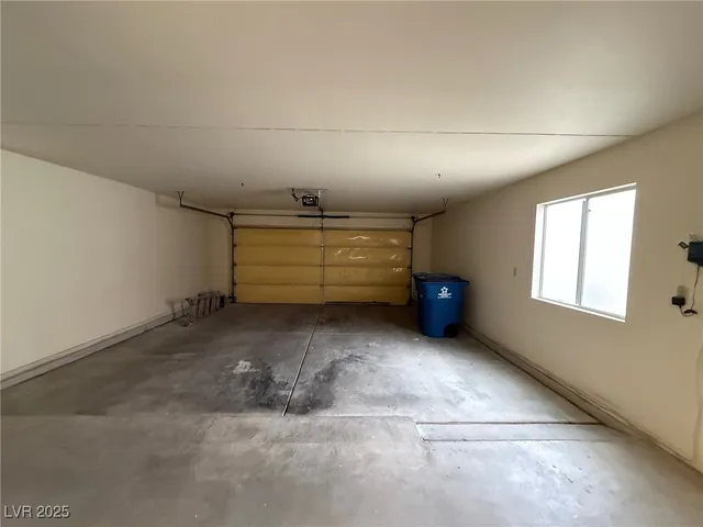 $1,900 | 8605 Glenmore Drive, Las Vegas, NV 89134