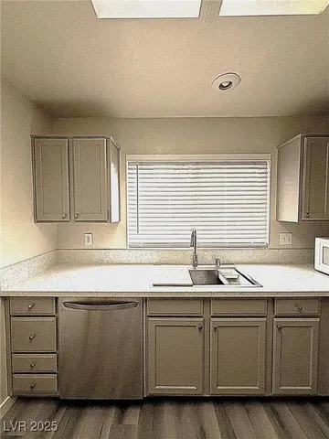 $1,900 | 8605 Glenmore Drive, Las Vegas, NV 89134