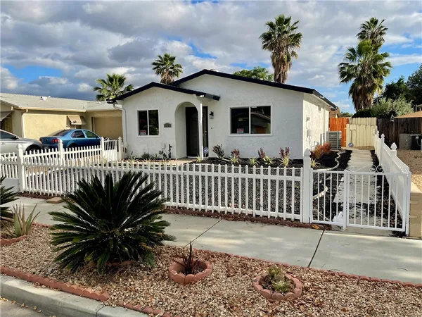 $1,595 | 1887 Calle Amargosa, Hemet, CA 92545