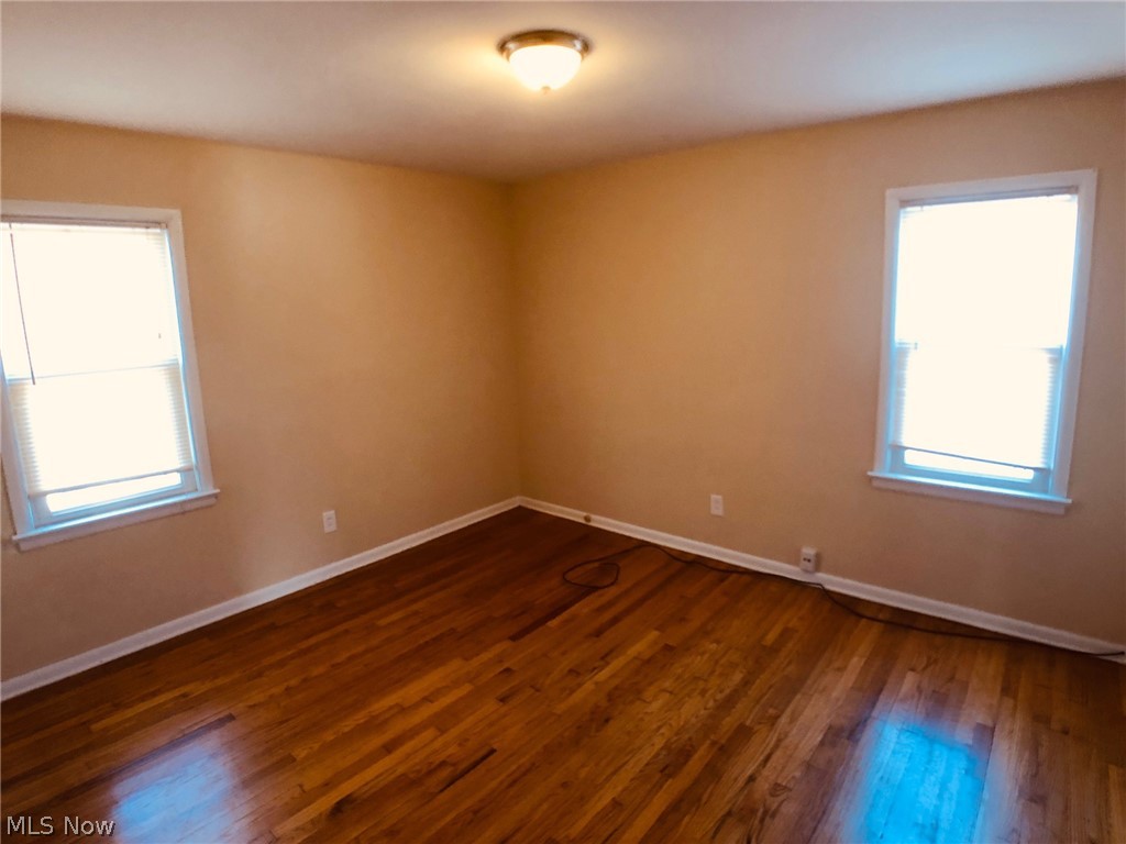 3833 Delmore Road Cleveland, OH 44121 - Photo 6 of 22